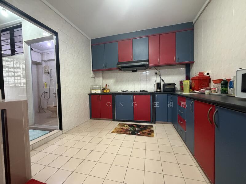 For Sale - 779 Woodlands Crescent