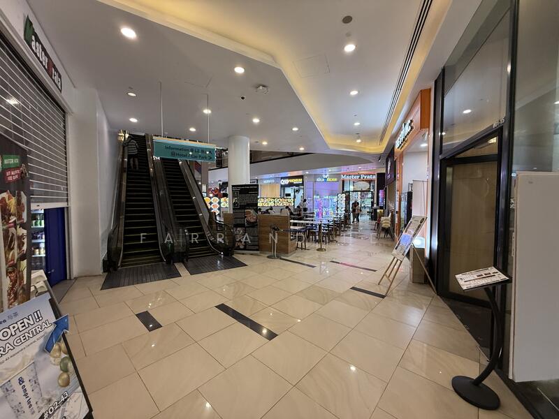 Alexandra Central, 321 Alexandra Road singapore, 598 sqft, Food & Beverage For Rent, by Farrand Hey, 500016014 - Corridor - CommercialGuru.com.sg