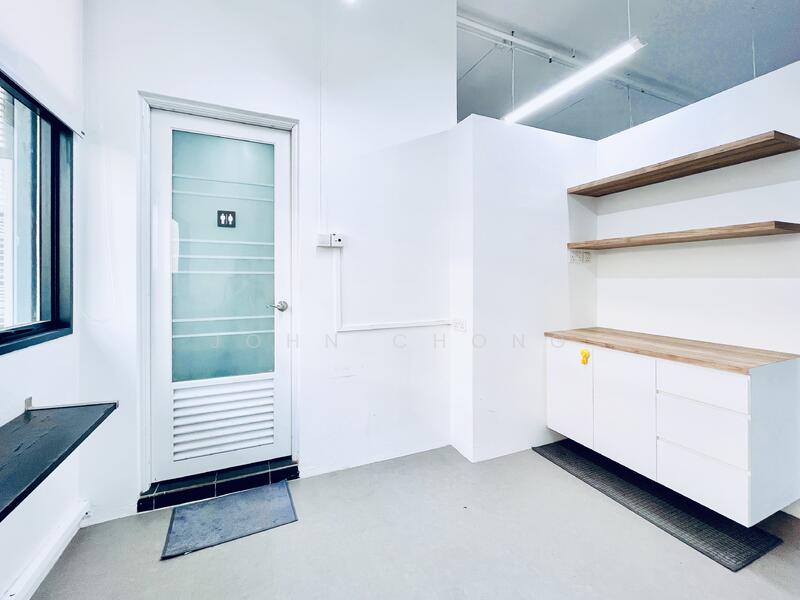 Midview City, 26 Sin Ming Lane, 90 sqft, Light Industrial (B1) For Rent, by John Chong, 500016063 - Bathroom - CommercialGuru.com.sg