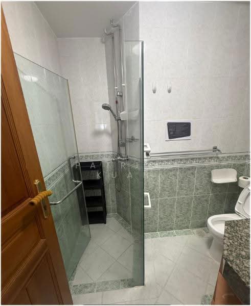 Chwee Chian View, Chwee Chian View, Room Rental, 180 sqft, Terraced House For Rent, by Patrick Kuah, 500016068 - Bathroom - PropertyGuru.com.sg