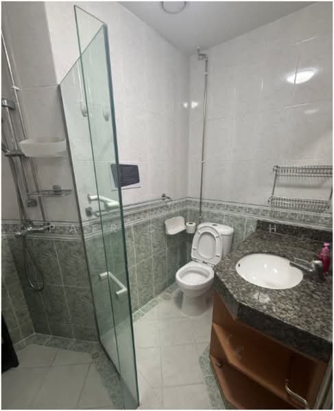 Chwee Chian View, Chwee Chian View, Room Rental, 180 sqft, Terraced House For Rent, by Patrick Kuah, 500016068 - Bathroom - PropertyGuru.com.sg