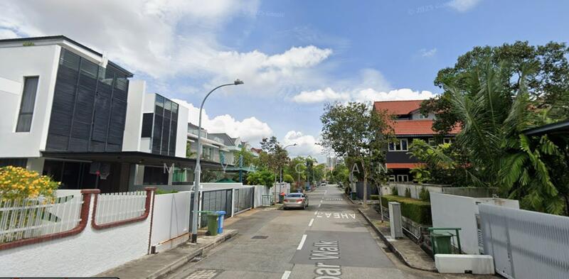 2 Way, Wide Road, Low Dense Detached