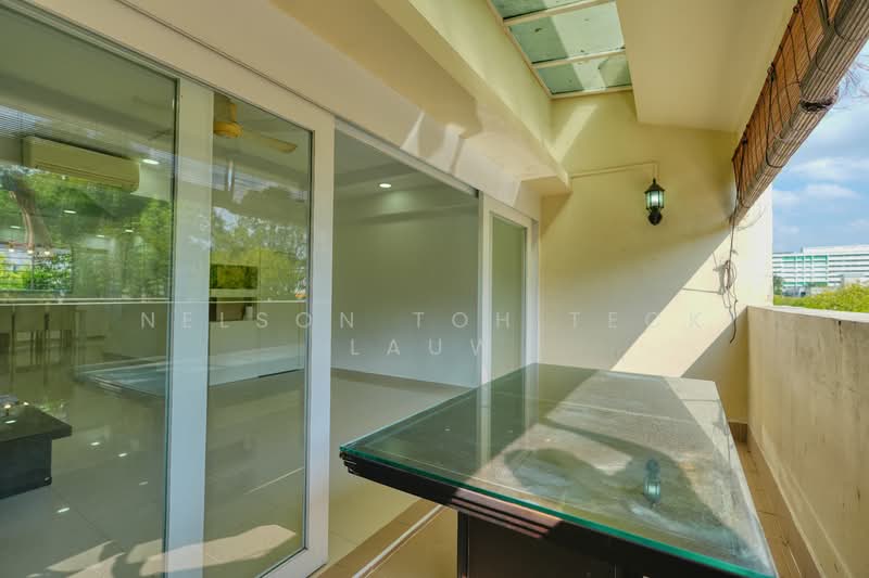 277 Yishun Street 22 HDB Flat For Sale at S$ 990,000 | PropertyGuru Singapore - Balcony