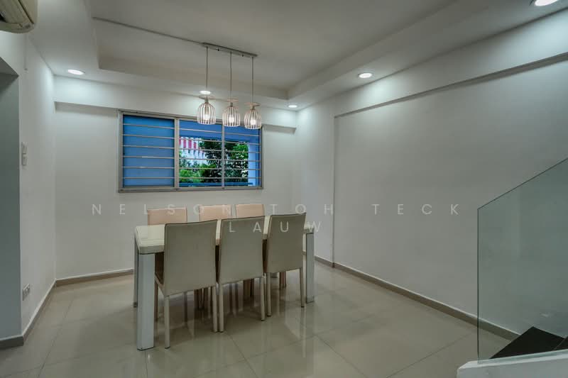 277 Yishun Street 22 HDB Flat For Sale at S$ 990,000 | PropertyGuru Singapore - Dining Room