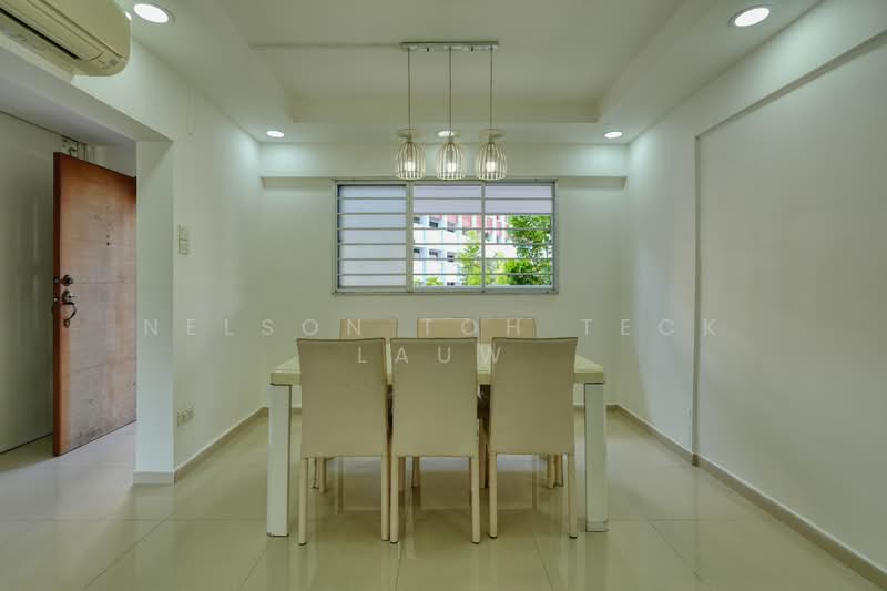 277 Yishun Street 22 HDB Flat For Sale at S$ 990,000 | PropertyGuru Singapore - Dining Room