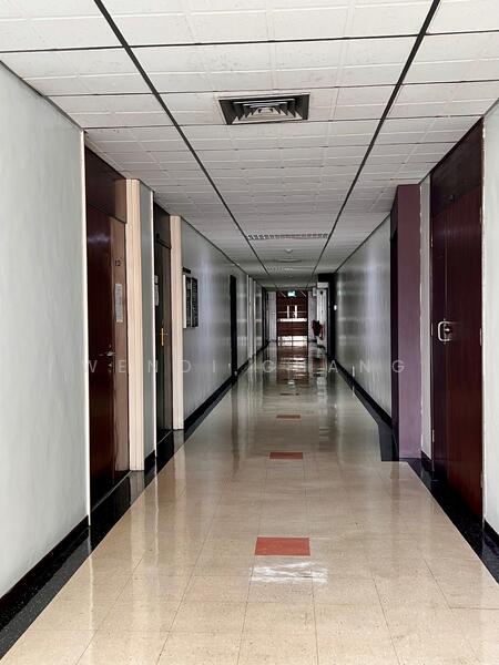 Manhattan House, 151 Chin Swee Road, 1,378 sqft, Office For Sale, by Wendi Chang, 500016349 - Corridor - CommercialGuru.com.sg
