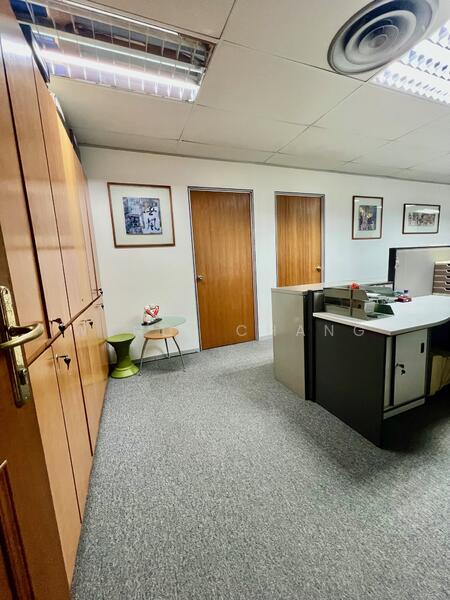Manhattan House, 151 Chin Swee Road, 2,293 sqft, Office For Sale, by Wendi Chang, 500016351 - Office - CommercialGuru.com.sg