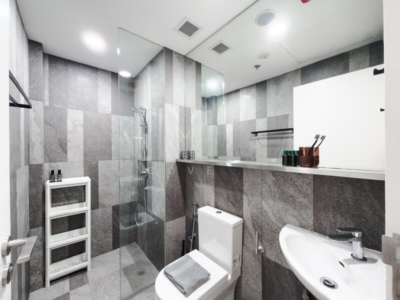 Shared bathroom - Level 2