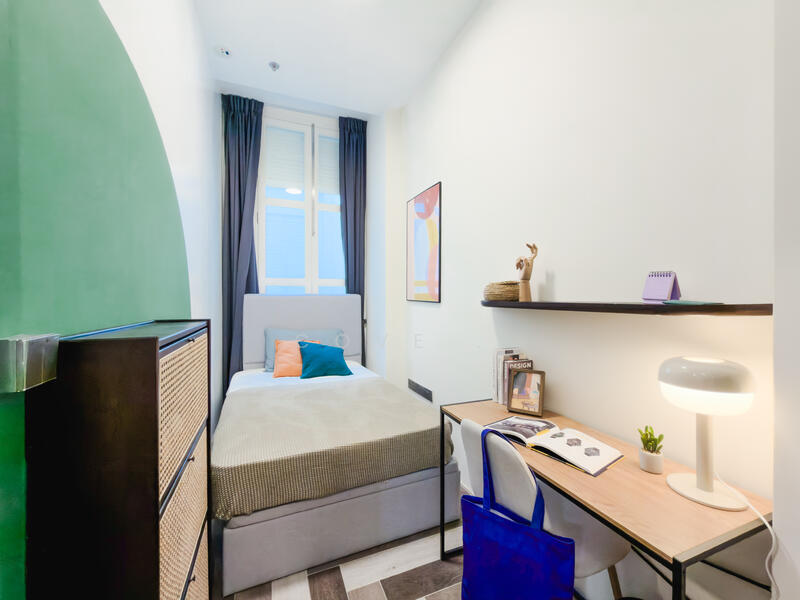 Room 205/305 - Standard