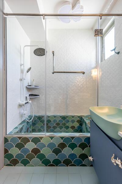 Kids ensuite with double sink