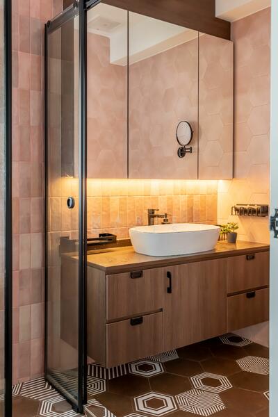 Master bathroom with modern finishes