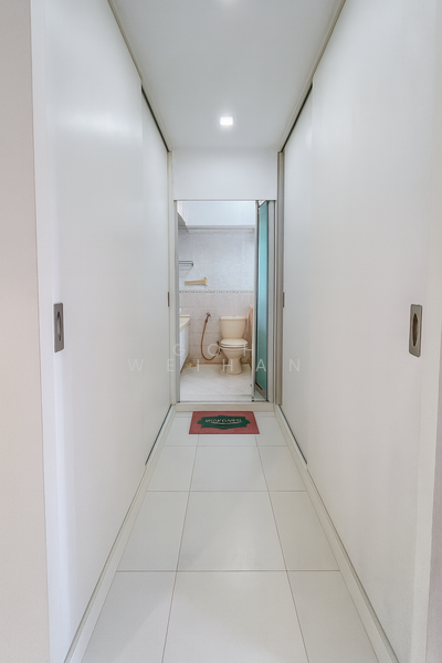 Master Bedroom Walk-in Wardrobe