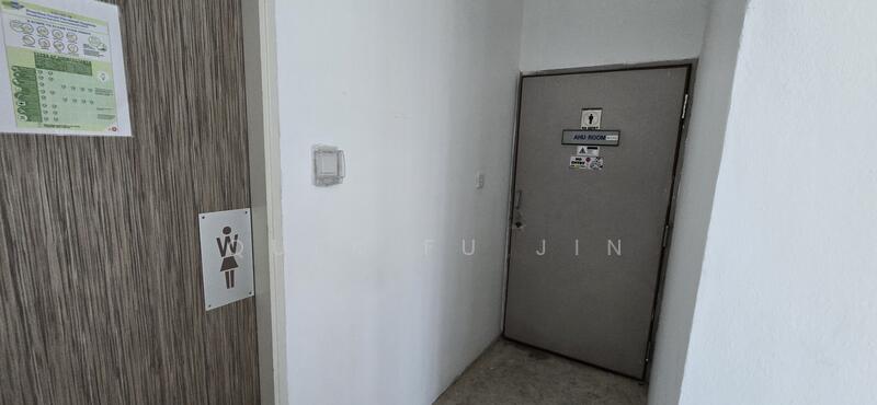 Big Floor, Big Savings – Move In Today in a Prime Serangoon Hub, , 9,784 sqft, Light Industrial (B1) For Rent, by Quek Fu Jin, 500016947 - Corridor - CommercialGuru.com.sg