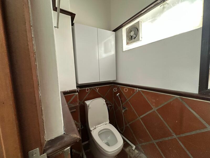 Amoy Street, Boat Quay / Raffles Place / Marina, 2,250 sqft, Shop / Shophouse For Sale, by Andy Goh, 500016984 - Bathroom - CommercialGuru.com.sg
