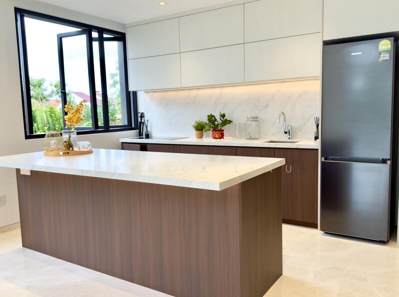 Brand New 3.5 Storey Freehold Detached in District 16 with Lift and Swimming Pool Detached House For Sale at S$ 11,800,000 | PropertyGuru Singapore - Kitchen