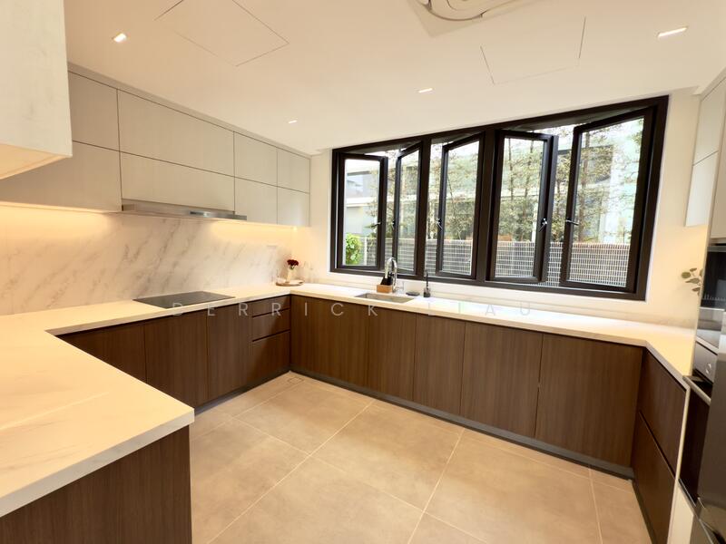 Brand New 3.5 Storey Freehold Detached in District 16 with Lift and Swimming Pool Detached House For Sale at S$ 11,800,000 | PropertyGuru Singapore - Kitchen
