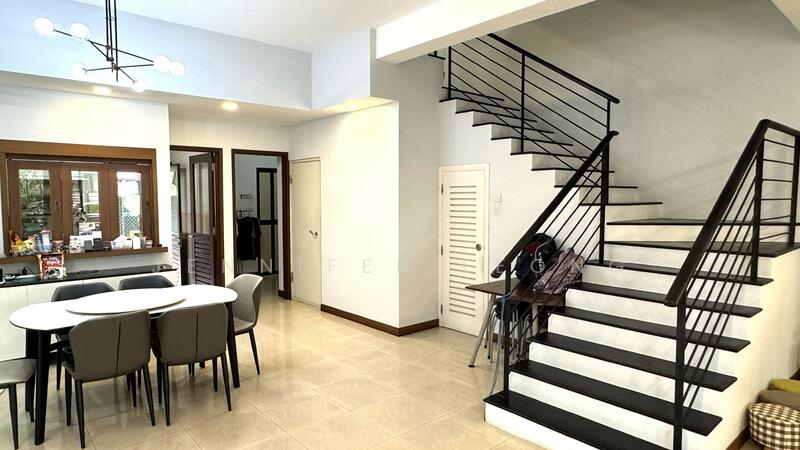 CHEAP 2.5 Sty Corner Terrace Lorong Chuan / Serangoon Gardens Corner Terrace For Sale at S$ 3,880,000 | PropertyGuru Singapore - Dining