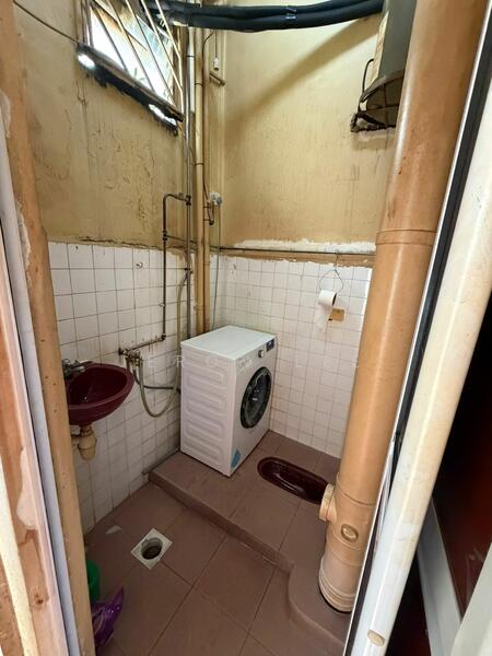 233 Yishun Street 21, Yishun Street 21, 926 sqft, Shop / Shophouse For Rent, by Jeron Lee, 500017339 - Bathroom - CommercialGuru.com.sg