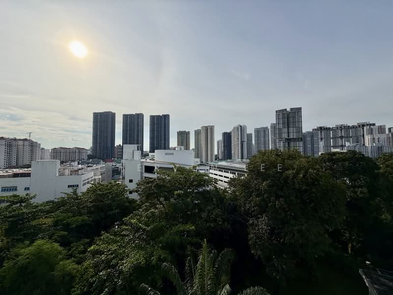 9 Jalan Rumah Tinggi, 9 Jalan Rumah Tinggi, 3 Bedrooms, 1,464 sqft, HDB Flat For Sale, by Chervon Lee, 500017366 - View from Living Room - PropertyGuru.com.sg