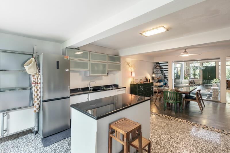 D15 freehold inter terrace for sale! Spacious!, , 4 Bedrooms, 3,500 sqft, Terraced House For Sale, by Eugene Ng, 500017928 - Kitchen - PropertyGuru.com.sg