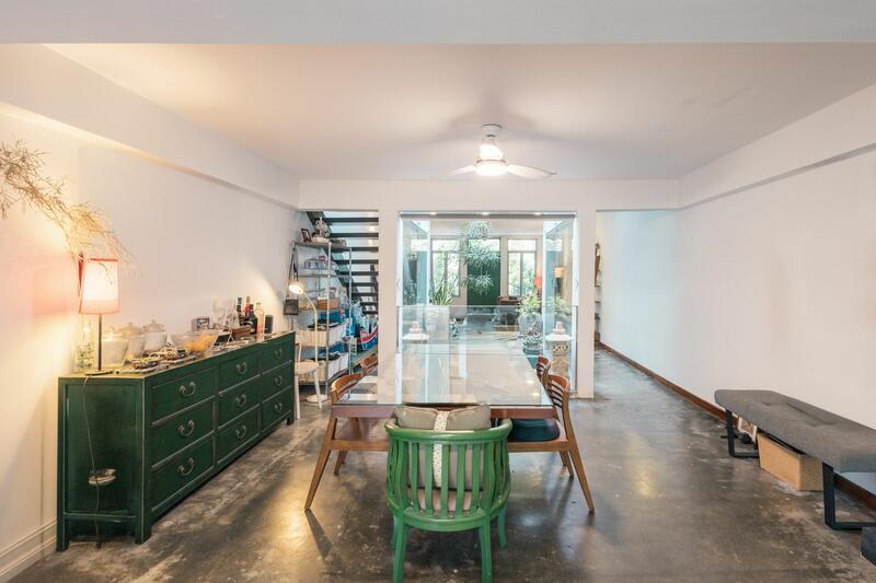 D15 freehold inter terrace for sale! Spacious!, , 4 Bedrooms, 3,500 sqft, Terraced House For Sale, by Eugene Ng, 500017928 - Dining Room - PropertyGuru.com.sg