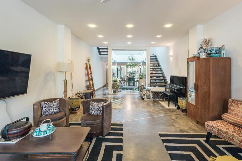 D15 freehold inter terrace for sale! Spacious!, , 4 Bedrooms, 3,500 sqft, Terraced House For Sale, by Eugene Ng, 500017928 - Living Room - PropertyGuru.com.sg