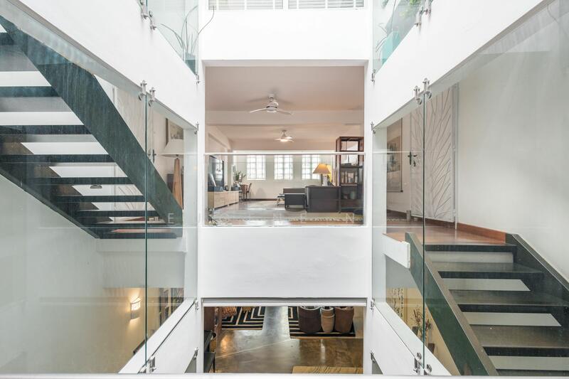 D15 freehold inter terrace for sale! Spacious!, , 4 Bedrooms, 3,500 sqft, Terraced House For Sale, by Eugene Ng, 500017928 - Living Room - PropertyGuru.com.sg