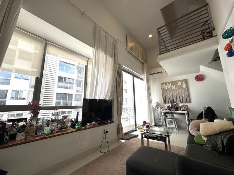 CHEAP $200K UNDERVALUED 872SQFT 999YEARS Central Penthouse, Orchard / River Valley, 1 Bedroom, 872 sqft, Apartment For Sale, by California Mui, 500017971 - Living Room - PropertyGuru.com.sg