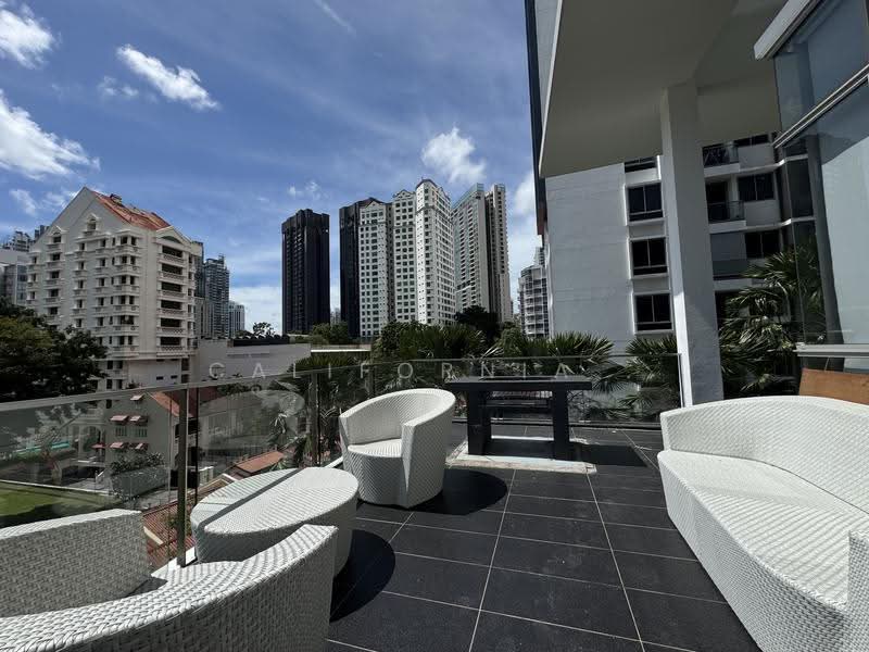 CHEAP $200K UNDERVALUED 872SQFT 999YEARS Central Penthouse, Orchard / River Valley, 1 Bedroom, 872 sqft, Apartment For Sale, by California Mui, 500017971 - Balcony - PropertyGuru.com.sg