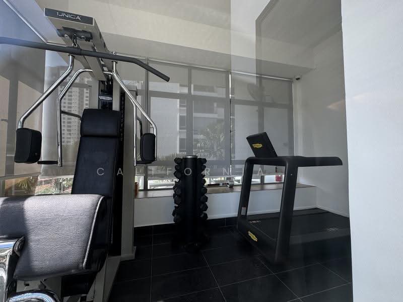 CHEAP $200K UNDERVALUED 872SQFT 999YEARS Central Penthouse, Orchard / River Valley, 1 Bedroom, 872 sqft, Apartment For Sale, by California Mui, 500017971 - Gym - PropertyGuru.com.sg