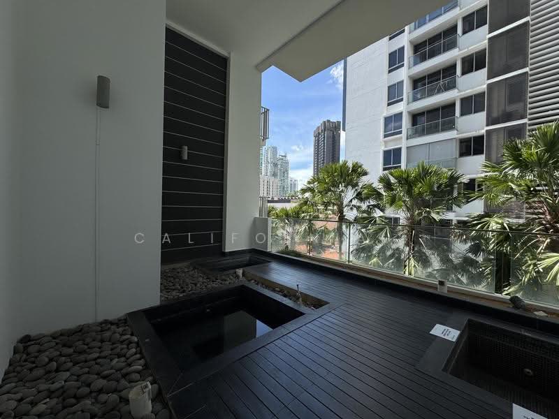 CHEAP $200K UNDERVALUED 872SQFT 999YEARS Central Penthouse, Orchard / River Valley, 1 Bedroom, 872 sqft, Apartment For Sale, by California Mui, 500017971 - Balcony - PropertyGuru.com.sg
