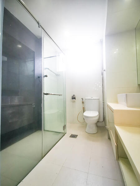 Attached Bathroom & Toilet