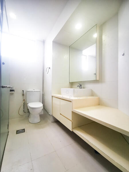 Attached Bathroom & Toilet