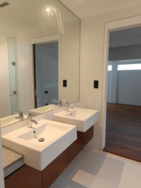 adjoining toilet for Bedroom 2 & 3