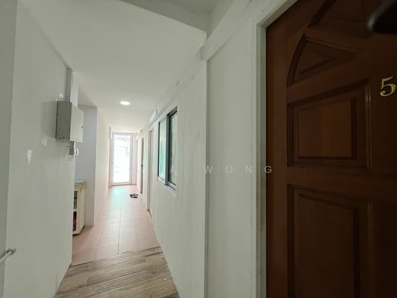 Inter Terrace property (Ground floor only) in Jalan Suka for Sale, , 6 Bedrooms, 2,000 sqft, Terraced House For Sale, by Cara Wong, 500018299 - Corridor - PropertyGuru.com.sg