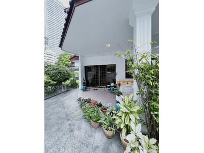 For Sale - Jalan Kayu Manis huge corner terrace next to Orchard Road