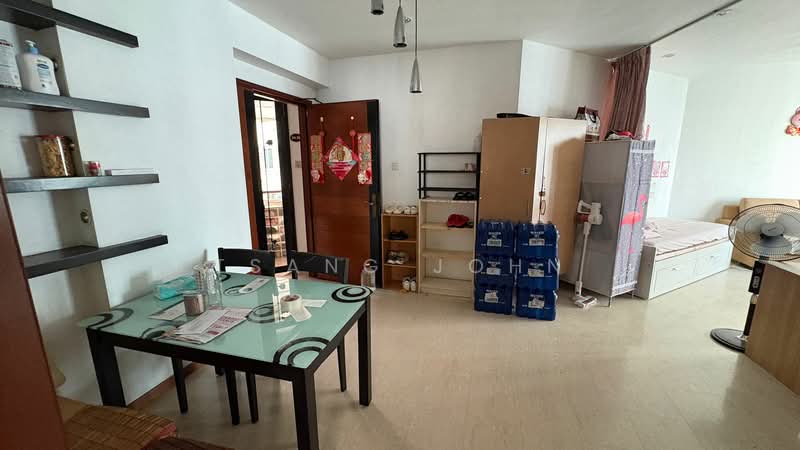 Northoaks, 28 Woodlands Cresent, Room Rental, 100 sqft, Condominium For Rent, by Tsang John, 500018379 - Living Room - PropertyGuru.com.sg