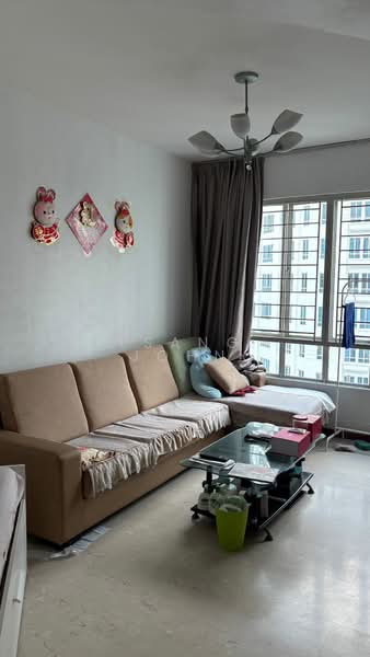 Northoaks, 28 Woodlands Cresent, Room Rental, 100 sqft, Condominium For Rent, by Tsang John, 500018379 - Living Room - PropertyGuru.com.sg