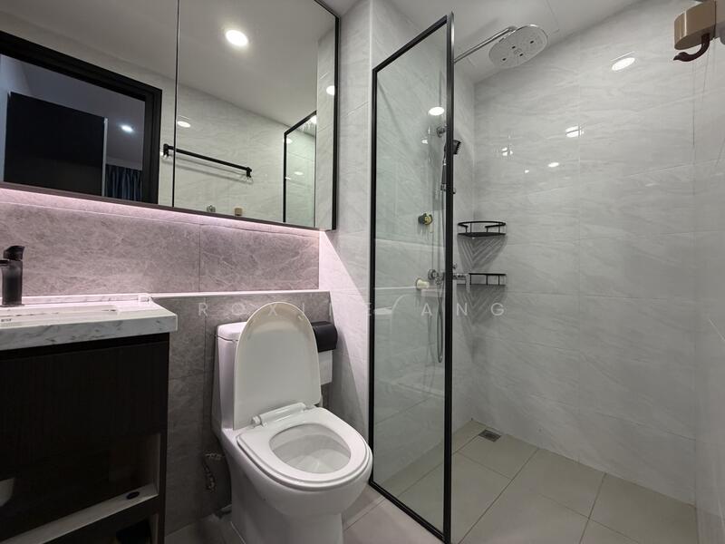 Junior master bathroom