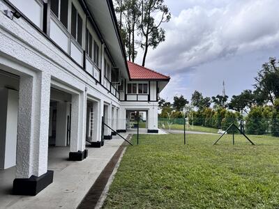 For Rent - Black & White Colonial Semi Detached- Admiralty Hills