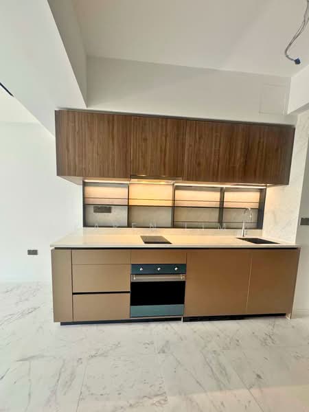 Sceneca Residence, Tanah Merah Kechil Link, 2 Bedrooms, 753 sqft, Condominium For Sale, by Karen Lim, 500018509 - Kitchen - PropertyGuru.com.sg