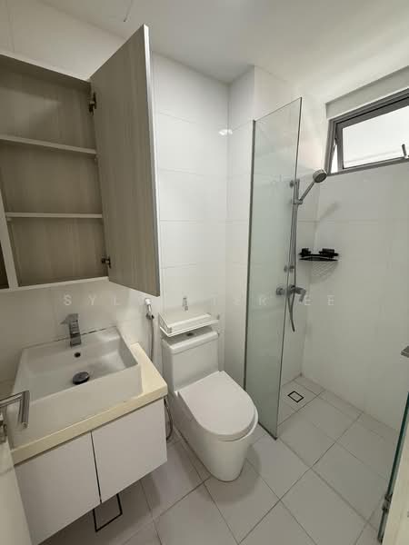#1 Loft, 1 Lorong 24 Geylang, Room Rental, 150 sqft, Apartment For Rent, by Sylvester Ee, 500018532 - Bathroom - PropertyGuru.com.sg
