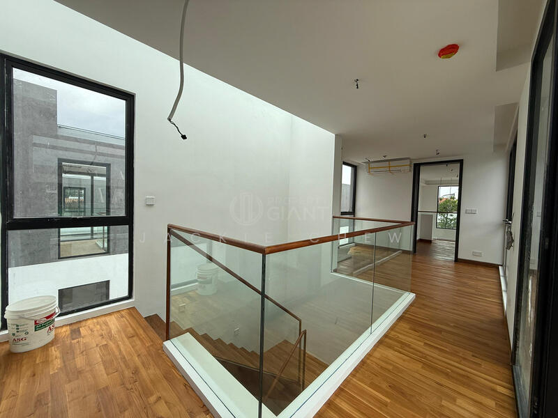 ❤️GIANT⚡️Brand New 4 Levels Bungalows with Mezzanine, Attic, Pool & Lift Bungalow House For Sale at S$ 13,000,000 | PropertyGuru Singapore - Interior