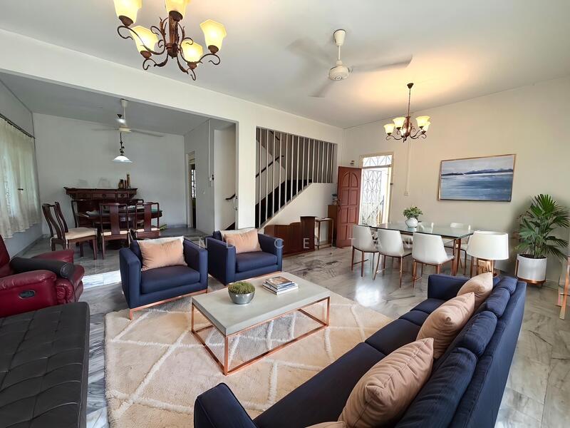 ✨RARE WATTEN GEM! ⭐️ 1km to Nanyang Primary Sch, Walk to Park 🌲& MRT, Watten/ Shelford/ Hillcrest/ Coronation Road, 4 Bedrooms, 3,000 sqft, Semi-Detached House For Sale, by Candice Tan, 500018714 - Living Room - PropertyGuru.com.sg