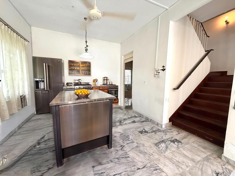 ✨RARE WATTEN GEM! ⭐️ 1km to Nanyang Primary Sch, Walk to Park 🌲& MRT, Watten/ Shelford/ Hillcrest/ Coronation Road, 4 Bedrooms, 3,000 sqft, Semi-Detached House For Sale, by Candice Tan, 500018714 - Kitchen - PropertyGuru.com.sg