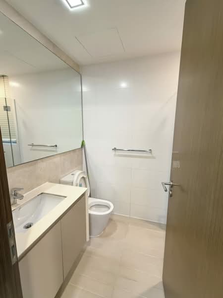 Hundred Trees Condominium For Sale at S$ 1,500,000 | PropertyGuru Singapore - Bathroom