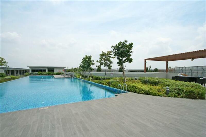 T-Space, 1 Tampines North Drive 1, Pasir Ris / Tampines, 2,895 sqft, Light Industrial (B1) For Sale, by Anthony Leong, 500018836 - Rooftop Pool - CommercialGuru.com.sg