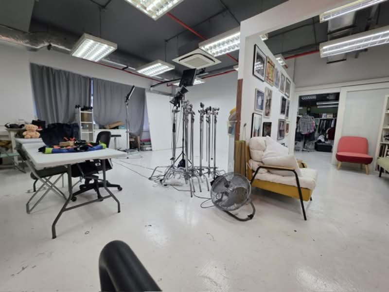 EPL Building, 1100 Lower Delta Road, 1,200 sqft, Light Industrial (B1) For Rent, by Eric Gan, 500018986 - 1,700 sqft, 3rd floor Unit - CommercialGuru.com.sg