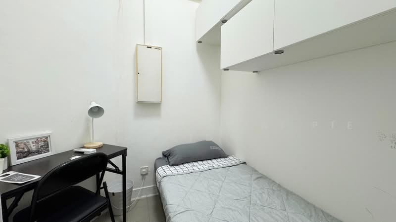Parc Oasis, 35 Jurong East Avenue 1, Room Rental, 100 sqft, Condominium For Rent, by Bespoke Habitat Pte Ltd, 500019000 - 10-06 ECON6 - PropertyGuru.com.sg