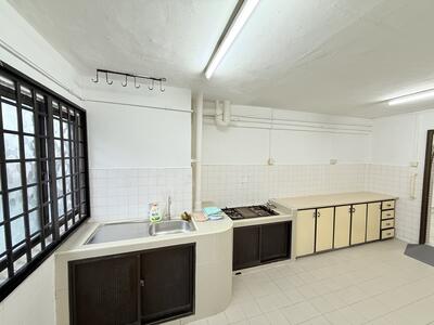 For Sale - 605 Ang Mo Kio Avenue 5